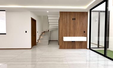 Casa en venta Pahuca, zona sur 3 habitaciones, estudio y roof. Gema residencial