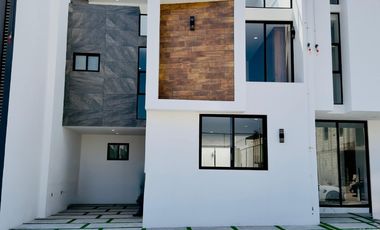 Casa en venta Pahuca, zona sur 3 habitaciones, estudio y roof. Gema residencial