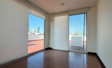 CASA EN RENTA EN RESIDENCIAL ALTA VISTA (3 RECAMARAS)