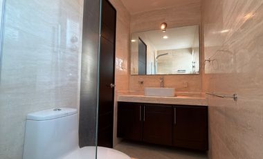 CASA EN RENTA EN RESIDENCIAL ALTA VISTA (3 RECAMARAS)