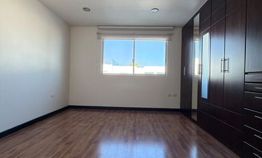 CASA EN RENTA EN RESIDENCIAL ALTA VISTA (3 RECAMARAS)
