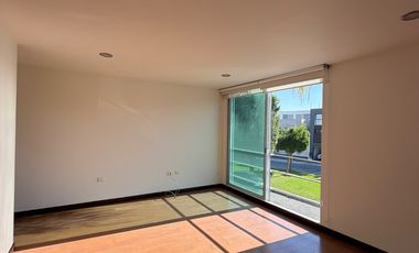 CASA EN RENTA EN RESIDENCIAL ALTA VISTA (3 RECAMARAS)