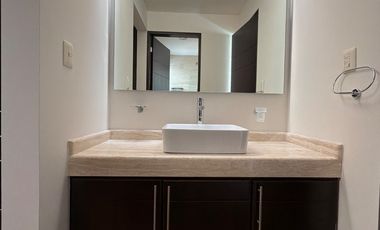 CASA EN RENTA EN RESIDENCIAL ALTA VISTA (3 RECAMARAS)