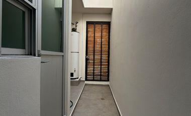 CASA EN RENTA EN RESIDENCIAL ALTA VISTA (3 RECAMARAS)