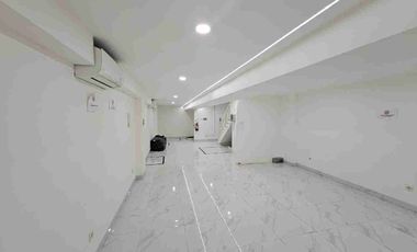 disewakan ruko pik 5 lantai pinggir jalan raya cocok untuk office ( tinggal pakai sudah full furnish )