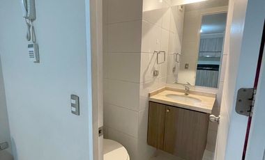 Se arrienda Dpto. con excelente ubicación metro universidad de Chile.