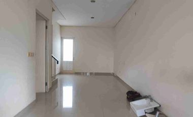 Rumah Cantik di Green Lake City, Cluster Amerika Latin, Tangerang