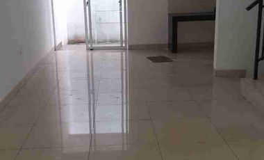 Rumah 2 Lantai di Green Lake City, Cluster Australia, Tangerang