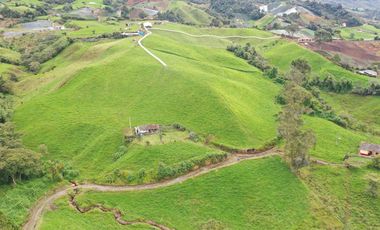¡ FINCA IDEAL PARA INVERTIR ! 5 CUADRAS EN LA UNION