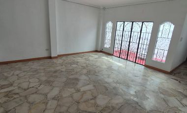 Departamento en Alquiler en Urdesa Norte,  Planta Baja,  4 Habitaciones, 3 Baños, Garaje,  Norte de Guayaquil.