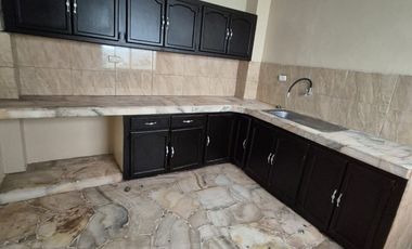 Departamento en Alquiler en Urdesa Norte,  Planta Baja,  4 Habitaciones, 3 Baños, Garaje,  Norte de Guayaquil.