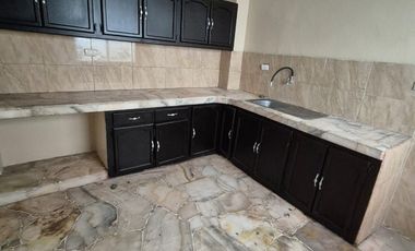 Departamento en Alquiler en Urdesa Norte,  Planta Baja,  4 Habitaciones, 3 Baños, Garaje,  Norte de Guayaquil.