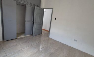 Departamento en Alquiler en Urdesa Norte,  Planta Baja,  4 Habitaciones, 3 Baños, Garaje,  Norte de Guayaquil.