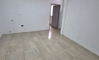 Departamento en Alquiler en Urdesa Norte,  Planta Baja,  4 Habitaciones, 3 Baños, Garaje,  Norte de Guayaquil.