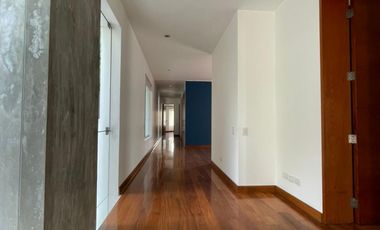 Casa Moderna de Dos plantas en Condominio Privado de 3 Casas