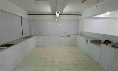 lantai besemrnt di sewakan diarea komplek Ciganjur