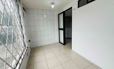 RENTO, Local Mega Comercial en Plaza en Calle principal más de 10 parqueos