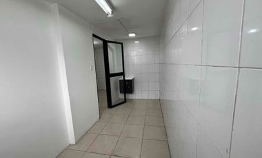 RENTO, Local Mega Comercial en Plaza en Calle principal más de 10 parqueos