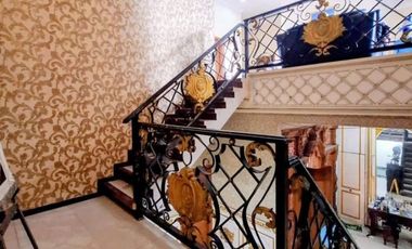 Dijual Rumah Harga Rugi Mewah 2 Lantai Dekat Masjid Al Akbar Kawasan Premium Di Perum. Kebonsari Elveka Surabaya