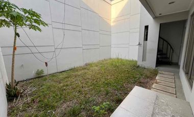 Sewa Rumah Golf Island PIK 8x20 (3+1 Kamar Tidur)