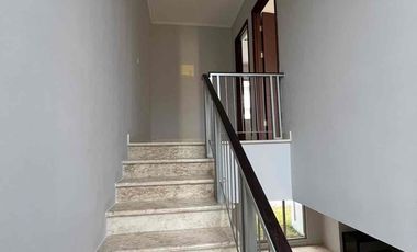 Sewa Rumah Golf Island PIK 8x20 (3+1 Kamar Tidur)