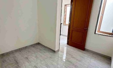 Rumah American Classic 2 Lantai Ready siap huni di Condet, Kramatjati – Jakarta Timur