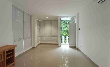 Ruko Huk 3 Lantai Baru Renovasi Dekat Mall Kelapa Gading