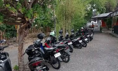 Business Space for Rent with Large Land in Giwangan Area Near JOGJA Hospital