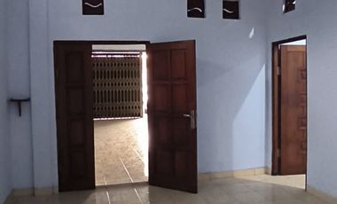 SHOPHOUSE SUITABLE FOR OFFICE, BANGUNHARJO, SEWON, BANTUL, JOGJA