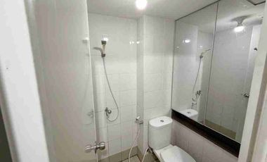 Sewa studio furnished apartment Bassura City tower Edelweiss