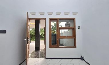 RUMAH SIAP HUNI DEKAT DARI PEREMPATAN TAJEM MAGUWOHARJO