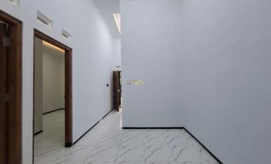 RUMAH SIAP HUNI DEKAT DARI PEREMPATAN TAJEM MAGUWOHARJO