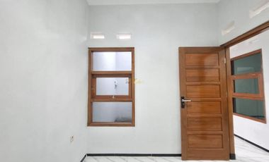 RUMAH SIAP HUNI DEKAT DARI PEREMPATAN TAJEM MAGUWOHARJO