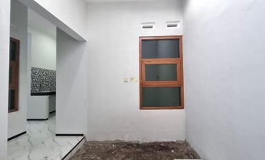 RUMAH SIAP HUNI DEKAT DARI PEREMPATAN TAJEM MAGUWOHARJO
