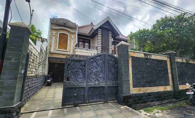 RUMAH MEWAH 2 LANTAI -BADAK AGUNG RENON