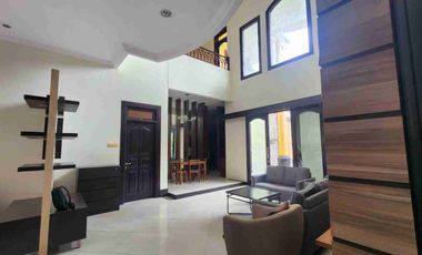 RUMAH MEWAH 2 LANTAI -BADAK AGUNG RENON