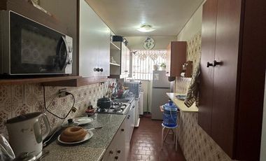 Vendo amplio y cómodo departamento en Viña del Mar, buena conectividad en los Orientes, 2 dormitorios 2 baños, 1 estacionamiento, $ 175.000.000