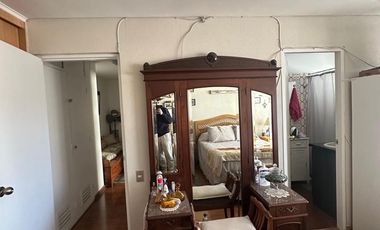 Vendo amplio y cómodo departamento en Viña del Mar, buena conectividad en los Orientes, 2 dormitorios 2 baños, 1 estacionamiento, $ 175.000.000