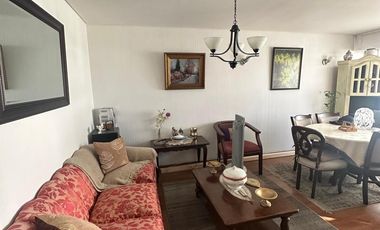 Vendo amplio y cómodo departamento en Viña del Mar, buena conectividad en los Orientes, 2 dormitorios 2 baños, 1 estacionamiento, $ 175.000.000