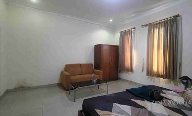 Rumah Sewa dekat Batununggal terawat 2 lantai luas dan mewah