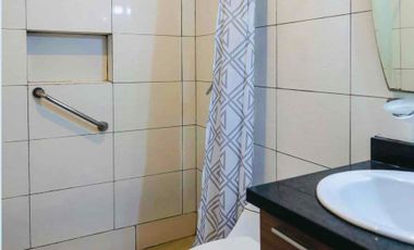 Venta de departamento en edificio arrecife, sur de Manta