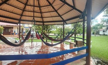 ☀️  ¡EL PARAÍSO QUE BUSCABAS EN EL LLANO! 🌴  ¡arriendo CONTRATO MINIMO 1 AÑO espectacular casa campestre en La Llanerita, Villavicencio. Un espacio g