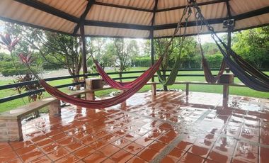 ☀️  ¡EL PARAÍSO QUE BUSCABAS EN EL LLANO! 🌴  ¡arriendo CONTRATO MINIMO 1 AÑO espectacular casa campestre en La Llanerita, Villavicencio. Un espacio g