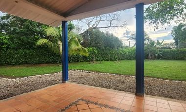 ☀️  ¡EL PARAÍSO QUE BUSCABAS EN EL LLANO! 🌴  ¡arriendo CONTRATO MINIMO 1 AÑO espectacular casa campestre en La Llanerita, Villavicencio. Un espacio g