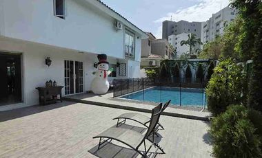 Casa de Venta en Km 4.5 vía Samborondón - Urb. Guayaquil Tenis