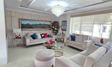 Casa de Venta en Km 4.5 vía Samborondón - Urb. Guayaquil Tenis