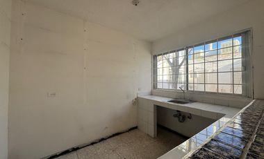 ZONA CENTRO EN EL PRIMER CUADRO DE LA CIUDAD, LOCAL COMERCIAL EN 2 PLANTAS FRENTE A ESTACIONAMIENTO PUBLICO