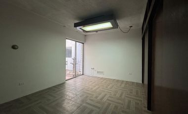 ZONA CENTRO EN EL PRIMER CUADRO DE LA CIUDAD, LOCAL COMERCIAL EN 2 PLANTAS FRENTE A ESTACIONAMIENTO PUBLICO