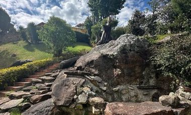 Exclusiva Casa de un Solo Piso en Sindamanoy – Privacidad  en Chía Descripción:Viva en uno de los condominios más prestigiosos y seguros de la sabana