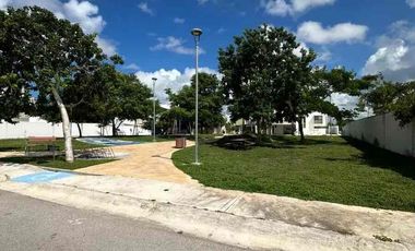 Casa en venta de 3 habitaciones en Floresta Residencial equipada